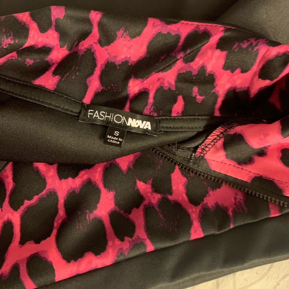 NWOT Pull Over Jacket - Picture 3 of 3